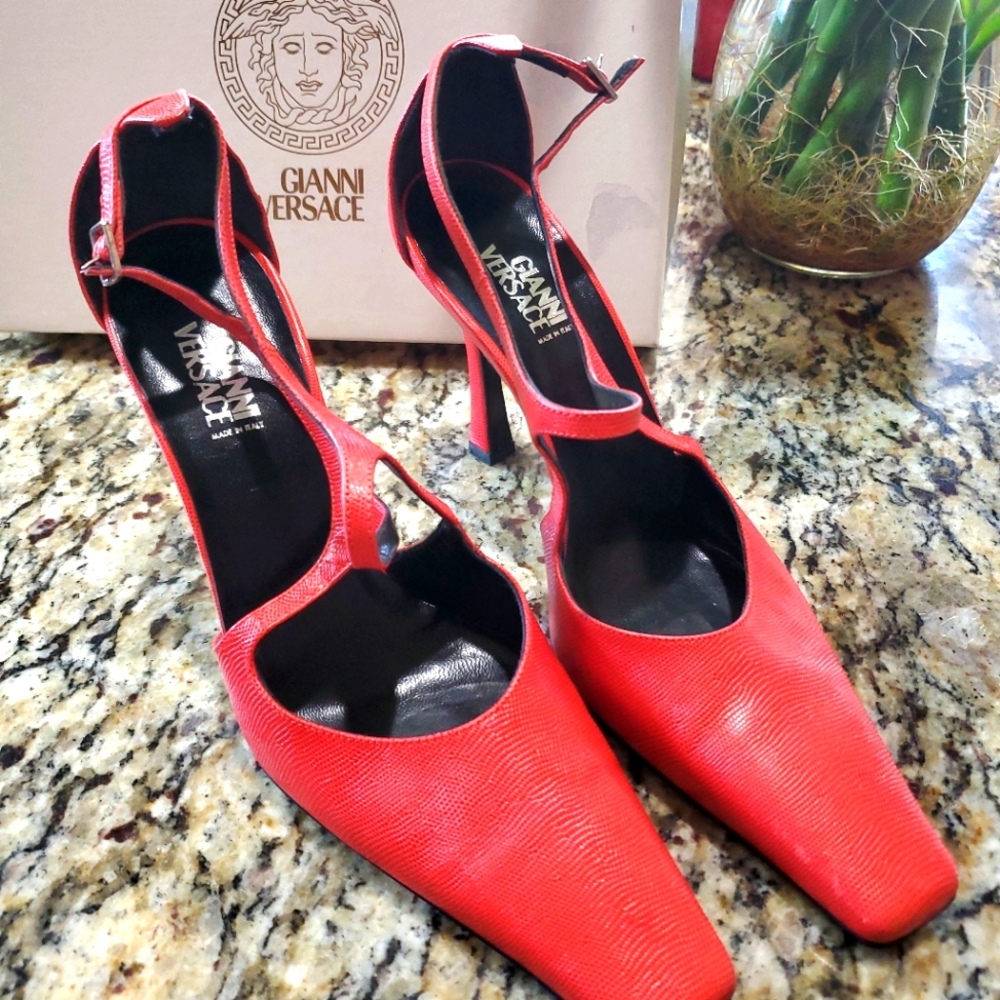 Versace pump heels.  Used in perfect condition size 38.5